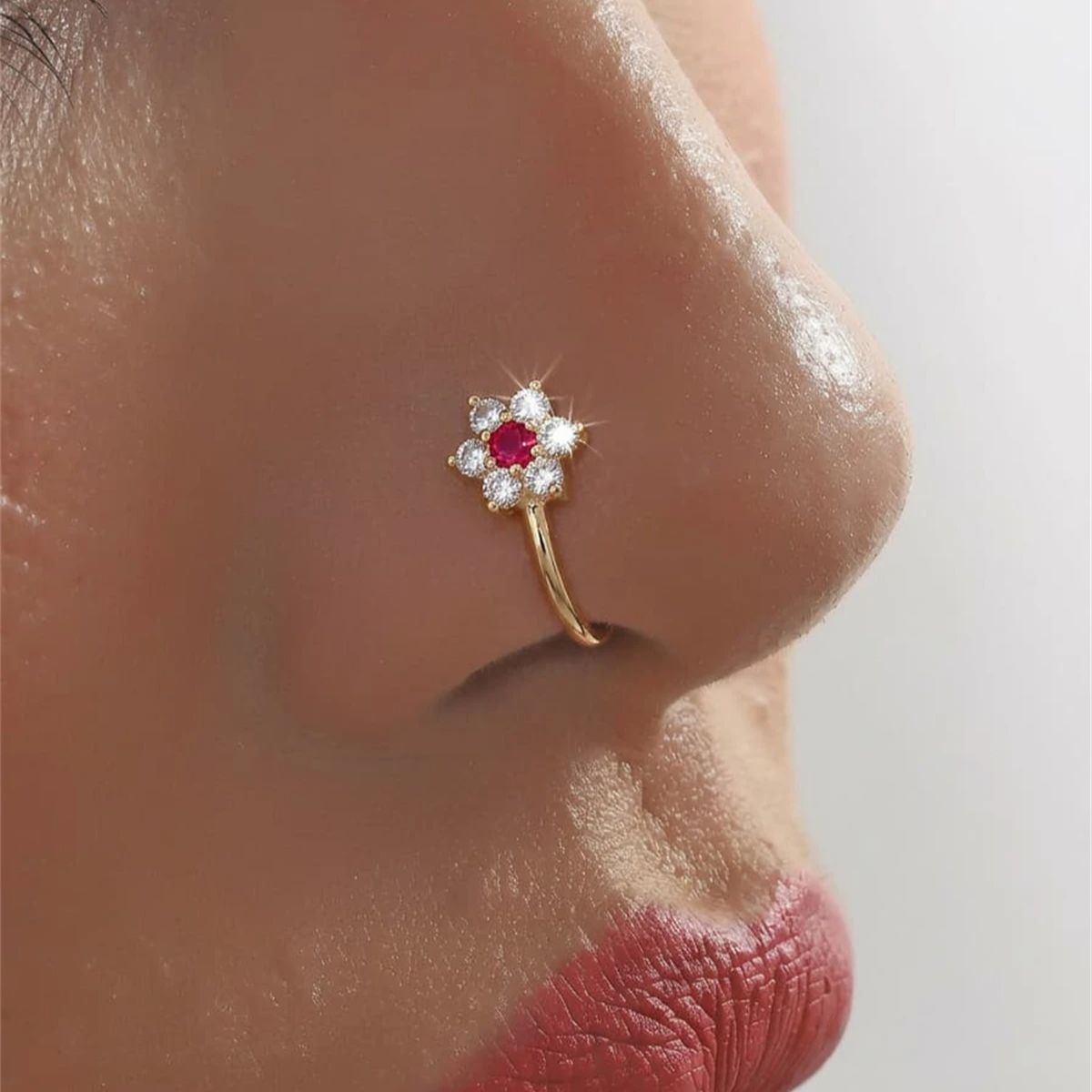 1PC Flower Shaped No Piercing  – обзор и цена Body Jewelry On Sale