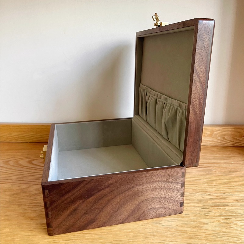Walnut Wood Jewelry Box with L – обзор и цена Body Jewelry Display Case